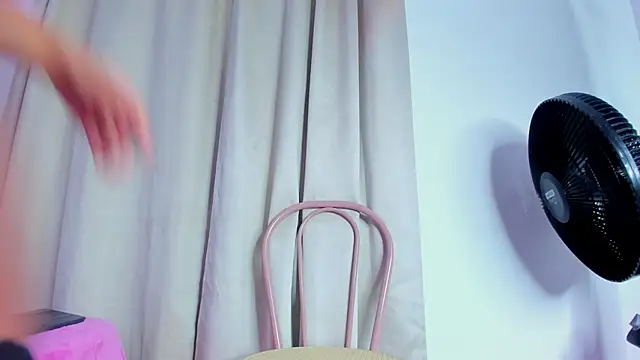 Snapshot of debbie_hans chatting on October 2025 11:25:01 AM debbie hans online show from October 2025 11:25:01 AM