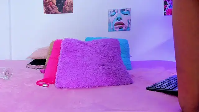 Snapshot of debbie_hans chatting on December 2025 01:31:01 PM debbie hans online show from December 2025 01:31:01 PM