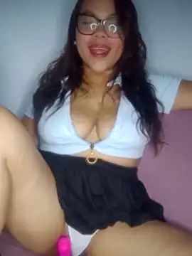 loren g08 online show from November 2025 05:41:01 AM