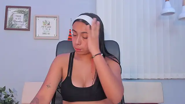 Lilo Rose online show from October 2025 07:10:02 PM