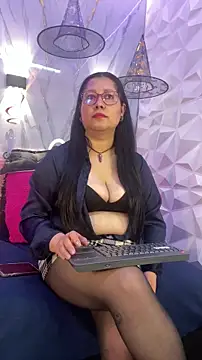 Snapshot of Marianasmitt chatting on October 2025 12:28:02 PM Marianasmitt online show from October 2025 12:28:02 PM