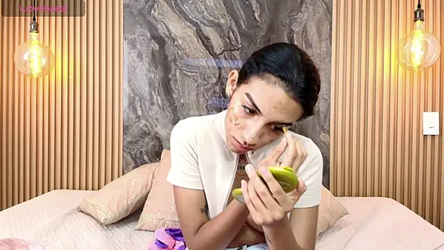 Samara Smith04 online show from October 2025 08:20:02 PM