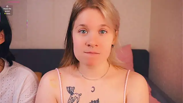 Snapshot of EviaVanveen chatting on November 2025 08:14:01 AM EviaVanveen online show from November 2025 08:14:01 AM