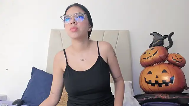 Snapshot of Ainoa_Pink chatting on October 2025 07:56:01 PM Ainoa Pink online show from October 2025 07:56:01 PM