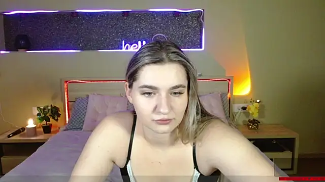 Snapshot of cutieblush chatting on October 2025 09:15:01 PM cutieblush online show from October 2025 09:15:01 PM