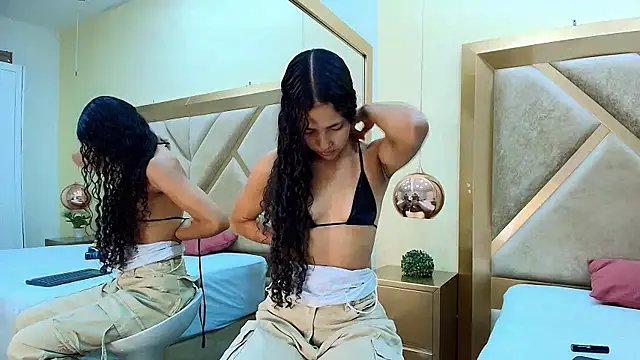 Snapshot of Megan_Siner chatting on November 2025 12:06:01 PM Megan Siner online show from November 2025 12:06:01 PM