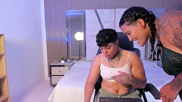 Snapshot of JoaoAndLexy chatting on November 2025 12:45:02 PM JoaoAndLexy online show from November 2025 12:45:02 PM