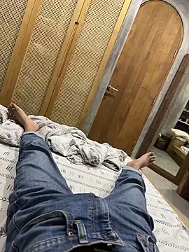 HenryLee1983-cums online show from October 2025 02:15:01 PM