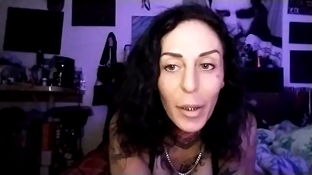 Snapshot of inkdhollow1 chatting on October 2025 03:04:02 AM inkdhollow1 online show from October 2025 03:04:02 AM