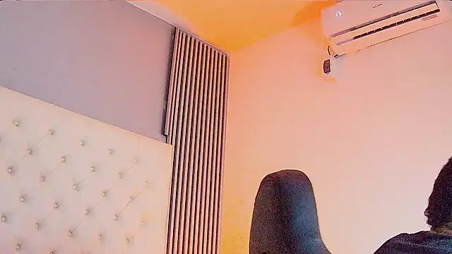 venedic bull online show from October 2025 08:44:01 PM