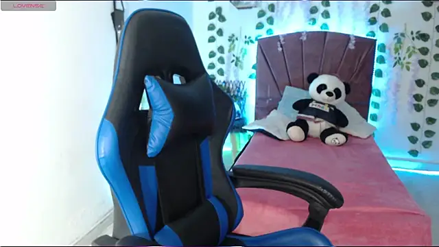 Snapshot of Chloe-laurent03 chatting on October 2025 08:31:01 PM Chloe-laurent03 online show from October 2025 08:31:01 PM