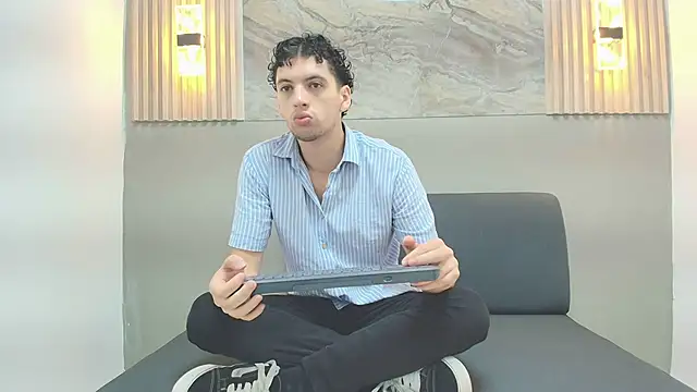 Snapshot of ISRAEL_GRAY chatting on October 2025 07:11:02 PM ISRAEL GRAY online show from October 2025 07:11:02 PM