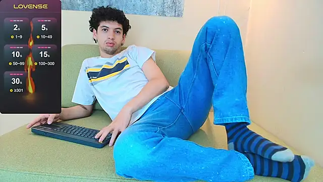 Snapshot of ISRAEL_GRAY chatting on November 2025 12:42:02 AM ISRAEL GRAY online show from November 2025 12:42:02 AM