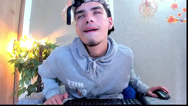 Snapshot of Axelwiliams chatting on October 2025 06:27:01 PM Axelwiliams online show from October 2025 06:27:01 PM