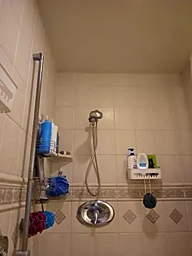 Snapshot of Roddog18 chatting on October 2025 05:08:02 AM Roddog18 online show from October 2025 05:08:02 AM