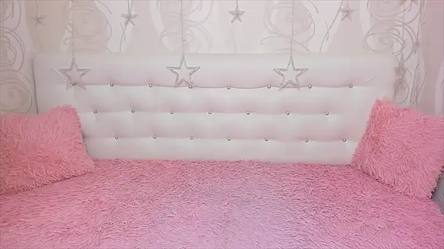 Snapshot of VettaCherry chatting on October 2025 02:42:02 AM VettaCherry online show from October 2025 02:42:02 AM