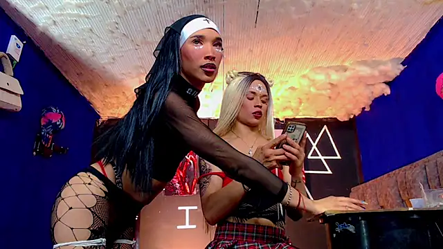 Snapshot of Fersexy_Dolls chatting on November 2025 05:09:01 AM Fersexy Dolls online show from November 2025 05:09:01 AM