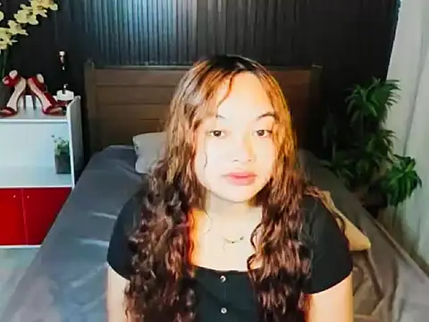 Snapshot of UrFavouriteCravings chatting on October 2025 12:33:02 AM UrFavouriteCravings online show from October 2025 12:33:02 AM