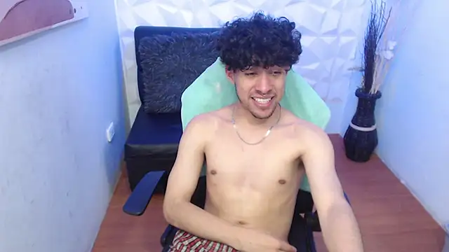 Snapshot of Liil_boy chatting on November 2025 03:38:01 AM Liil boy online show from November 2025 03:38:01 AM