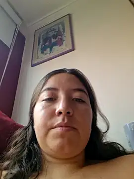 Snapshot of annyaparis chatting on October 2025 09:45:01 PM annyaparis online show from October 2025 09:45:01 PM