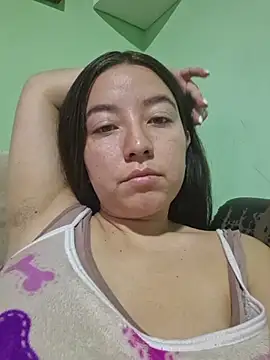 Snapshot of annyaparis chatting on October 2025 12:44:01 AM annyaparis online show from October 2025 12:44:01 AM