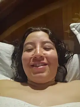 Snapshot of annyaparis chatting on November 2025 07:25:01 AM annyaparis online show from November 2025 07:25:01 AM