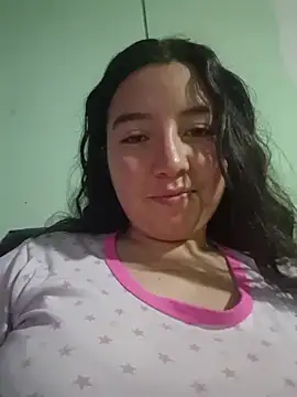 Snapshot of annyaparis chatting on November 2025 02:06:01 AM annyaparis online show from November 2025 02:06:01 AM