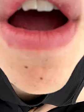 Snapshot of LiamMyst chatting on November 2025 03:28:02 PM LiamMyst online show from November 2025 03:28:02 PM