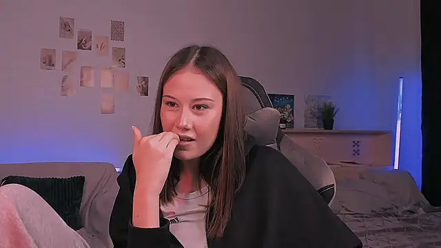 Snapshot of adelle046 chatting on October 2025 12:28:02 PM adelle046 online show from October 2025 12:28:02 PM