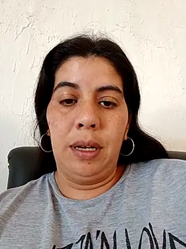 Snapshot of Benditofetiche chatting on November 2025 04:05:01 PM Benditofetiche online show from November 2025 04:05:01 PM