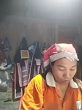 Snapshot of asakaka chatting on October 2025 12:39:02 PM asakaka online show from October 2025 12:39:02 PM