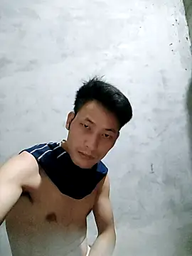 Snapshot of Uh-em95 chatting on October 2025 03:21:02 PM Uh-em95 online show from October 2025 03:21:02 PM