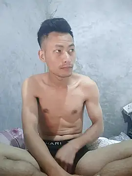 Snapshot of Uh-em95 chatting on October 2025 04:16:02 AM Uh-em95 online show from October 2025 04:16:02 AM