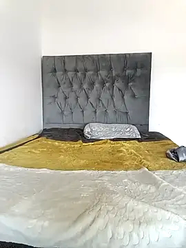 Snapshot of MissBubbles04 chatting on October 2025 08:59:02 AM MissBubbles04 online show from October 2025 08:59:02 AM