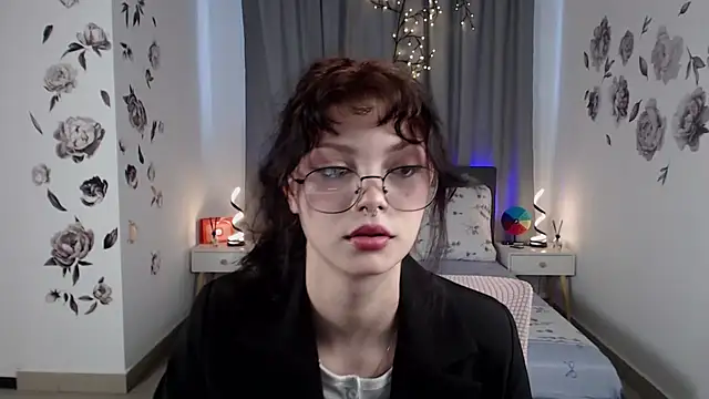 Snapshot of MileyRood chatting on October 2025 11:22:02 PM MileyRood online show from October 2025 11:22:02 PM