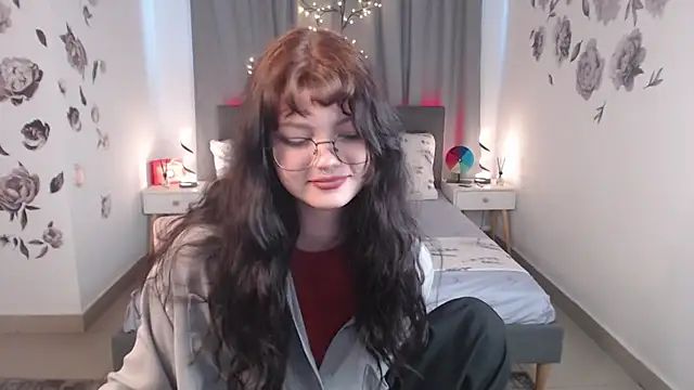 Snapshot of MileyRood chatting on October 2025 11:16:01 PM MileyRood online show from October 2025 11:16:01 PM