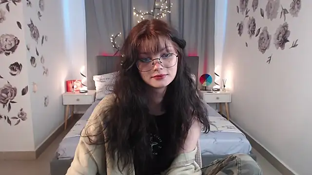 Snapshot of MileyRood chatting on October 2025 11:35:02 PM MileyRood online show from October 2025 11:35:02 PM