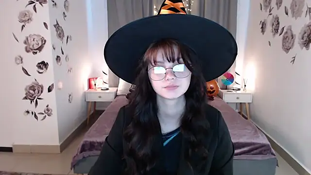 Snapshot of MileyRood chatting on October 2025 11:39:02 PM MileyRood online show from October 2025 11:39:02 PM