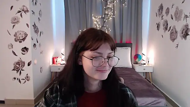 Snapshot of MileyRood chatting on November 2025 11:38:02 PM MileyRood online show from November 2025 11:38:02 PM