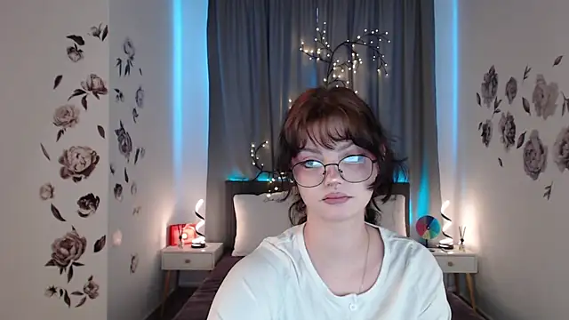 Snapshot of MileyRood chatting on November 2025 01:14:02 AM MileyRood online show from November 2025 01:14:02 AM