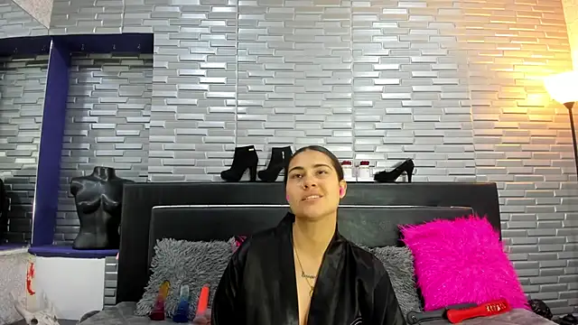 Snapshot of ChloeMorelli chatting on October 2025 02:30:01 AM ChloeMorelli online show from October 2025 02:30:01 AM