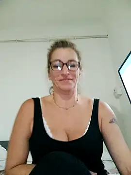 Fifi83Bell online show from October 2025 04:48:02 PM