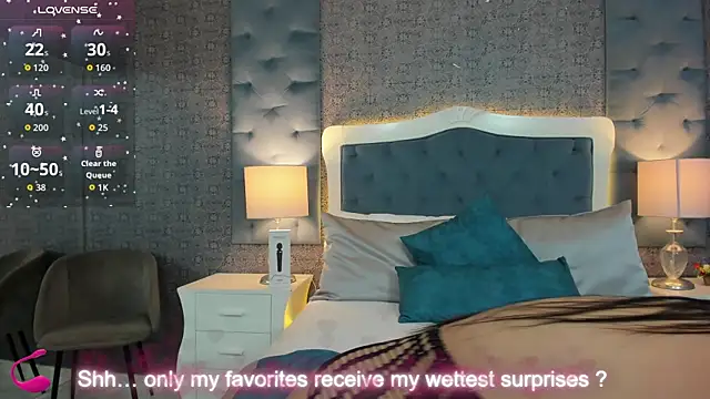 Snapshot of EmaHarpeer chatting on October 2025 01:11:01 AM EmaHarpeer online show from October 2025 01:11:01 AM