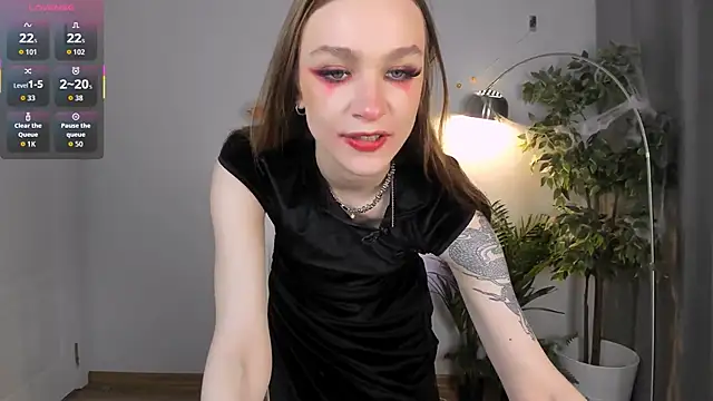 Snapshot of PollyMayer chatting on October 2025 09:04:02 PM PollyMayer online show from October 2025 09:04:02 PM