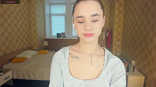 Snapshot of JinnyMcie chatting on November 2025 10:02:02 AM JinnyMcie online show from November 2025 10:02:02 AM