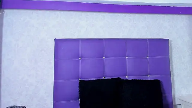 Snapshot of LeaMoreau22 chatting on October 2025 12:15:01 PM LeaMoreau22 online show from October 2025 12:15:01 PM