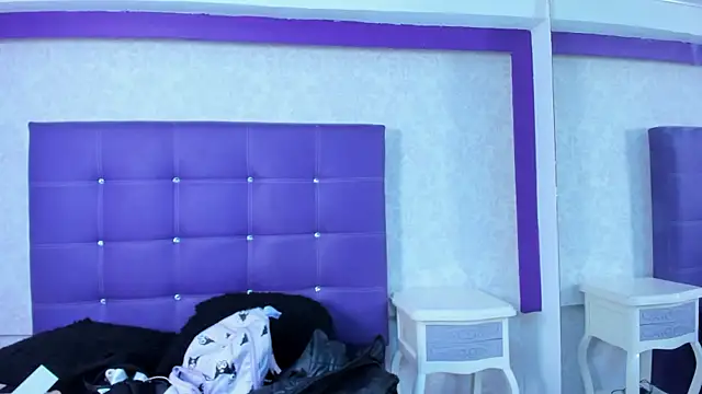 Snapshot of LeaMoreau22 chatting on October 2025 12:04:02 PM LeaMoreau22 online show from October 2025 12:04:02 PM