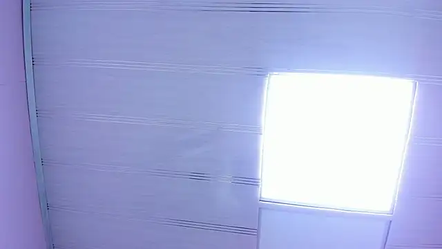 Snapshot of LeaMoreau22 chatting on October 2025 11:10:01 AM LeaMoreau22 online show from October 2025 11:10:01 AM