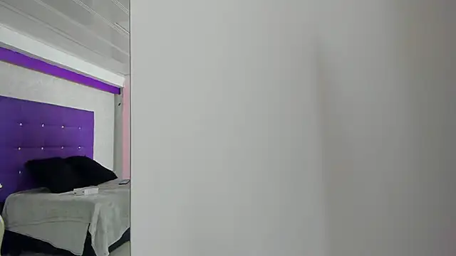 Snapshot of LeaMoreau22 chatting on November 2025 11:56:02 AM LeaMoreau22 online show from November 2025 11:56:02 AM