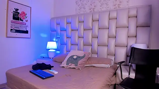 Snapshot of Peyton_louise chatting on October 2025 11:35:01 AM Peyton louise online show from October 2025 11:35:01 AM